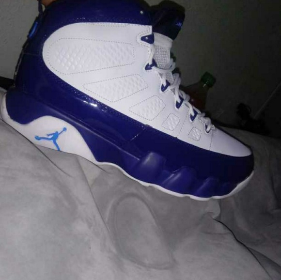 Shoes - Picture 5 of 6